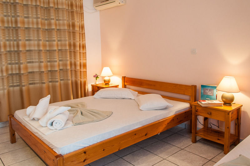 Zante Nest Studios & Apartments Аликанас Экстерьер фото